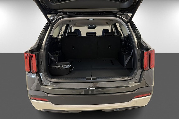 Kia Sorento 14 of 19