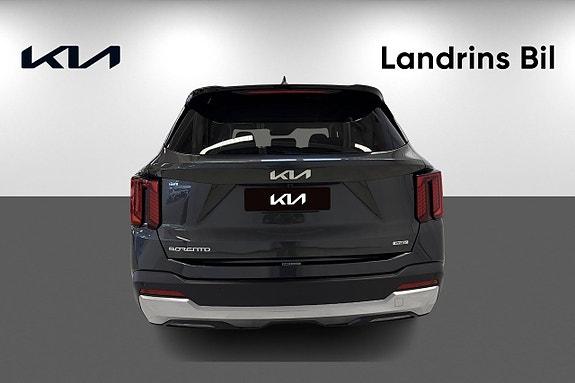 Kia Sorento 5 of 19