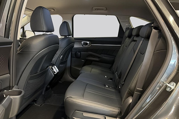 Kia Sorento 9 of 19