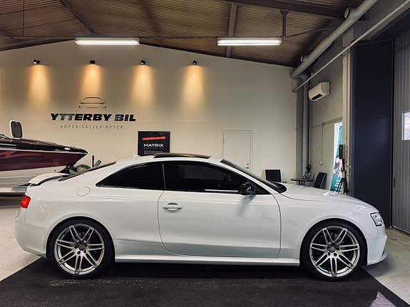 Audi RS5 2 of 27