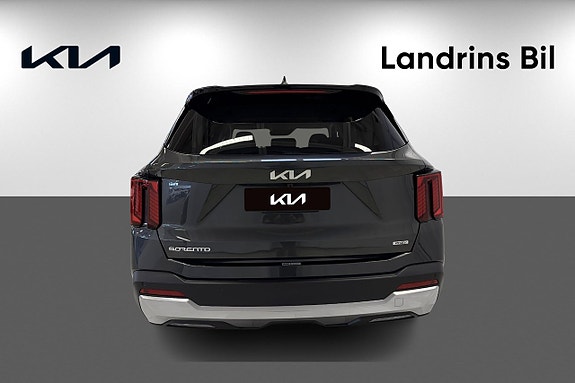 Kia Sorento 5 of 19
