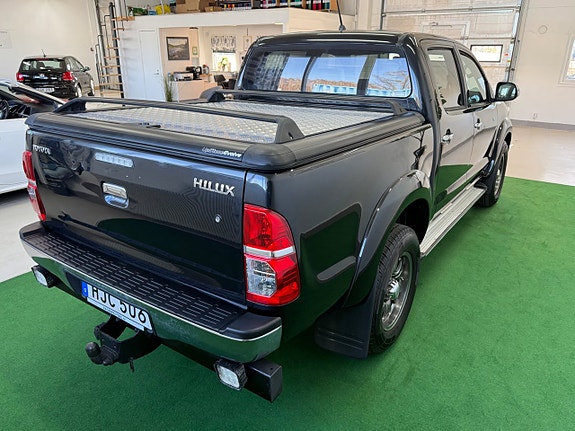 Toyota HiLux 4 of 5