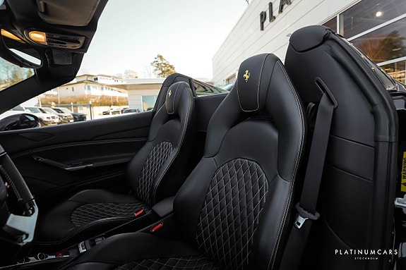 Ferrari 488 Spider 7 of 22