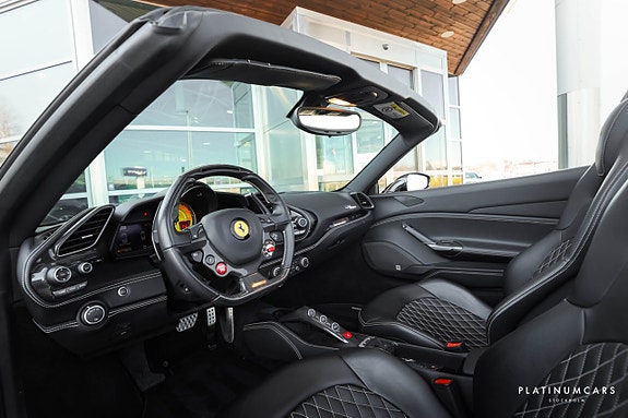 Ferrari 488 Spider 5 of 22