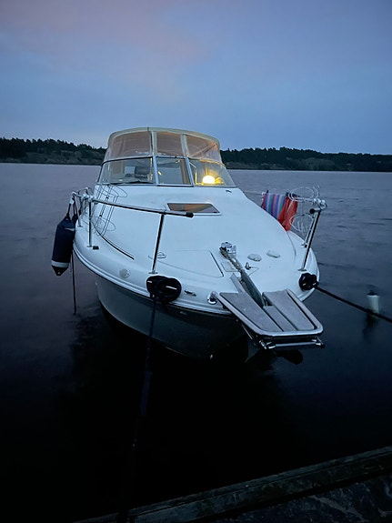 Sea Ray Sundancer 270 – rymlig och välutrustad familjebåt 8 of 8