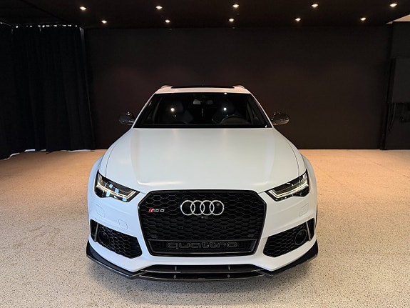 Audi RS6 2 of 5