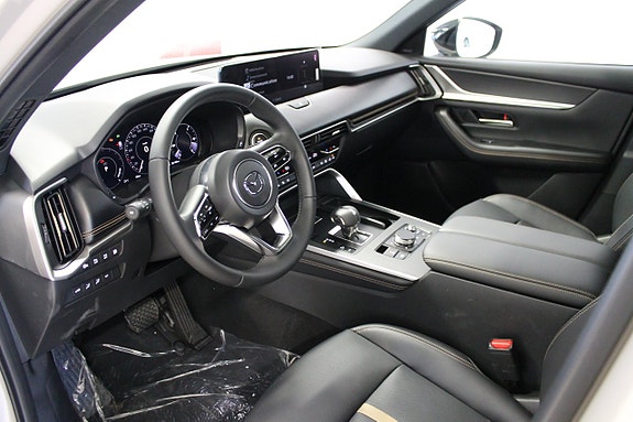 Mazda CX-60 8 of 9