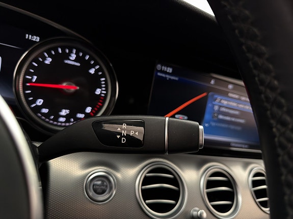 Mercedes-Benz E200 19 of 30