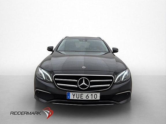 Mercedes-Benz E200 3 of 5