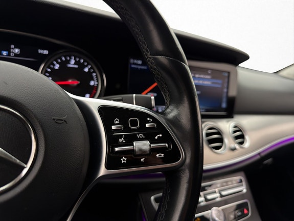 Mercedes-Benz E200 18 of 30