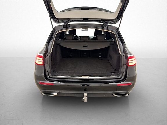 Mercedes-Benz E200 29 of 30
