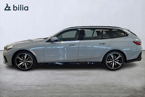 BMW 520d 3 of 5