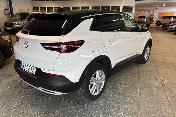 Opel Grandland X 8 of 8