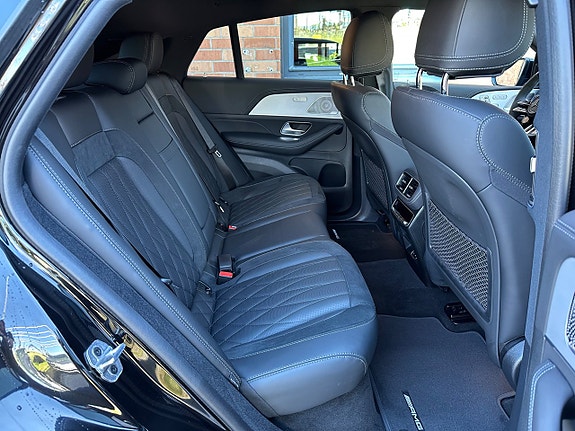 Mercedes-Benz GLE63 11 of 27