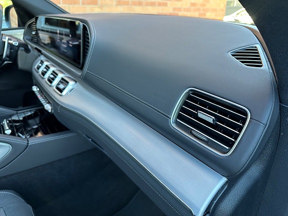 Mercedes-Benz GLE63 25 of 27