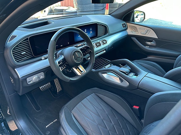 Mercedes-Benz GLE63 13 of 27