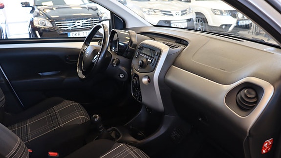 Peugeot 108 10 of 15