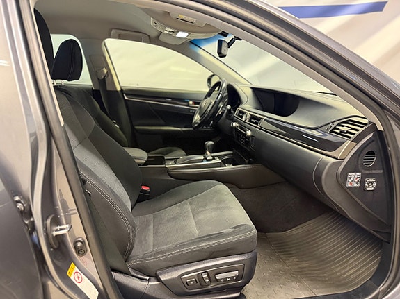 Lexus GS300h 7 of 10