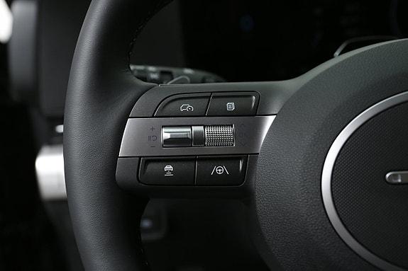 Hyundai Kona 18 of 26
