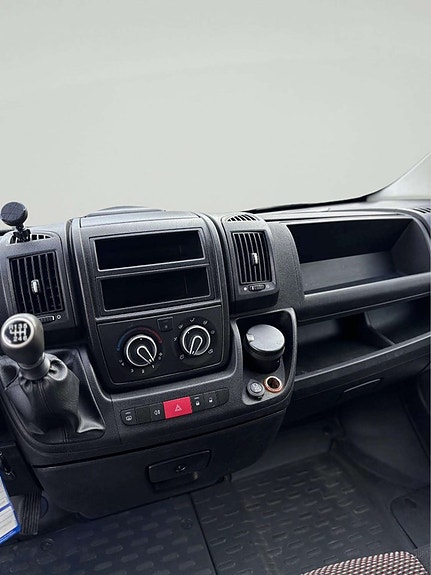 Peugeot Boxer 12 of 22