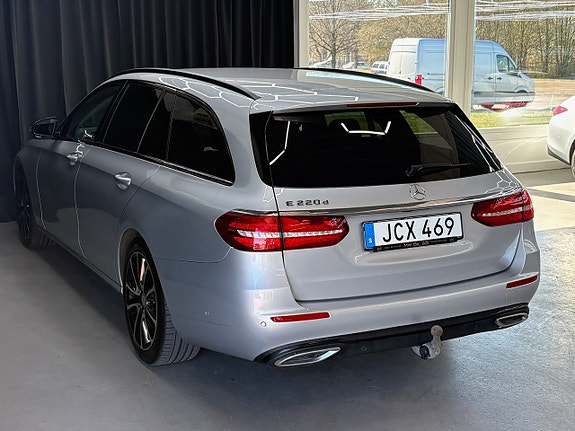 Mercedes-Benz E220 3 of 14