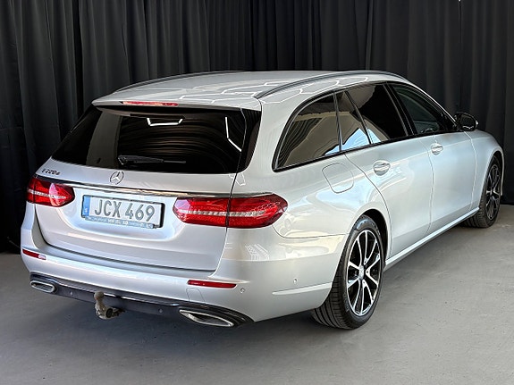 Mercedes-Benz E220 4 of 14