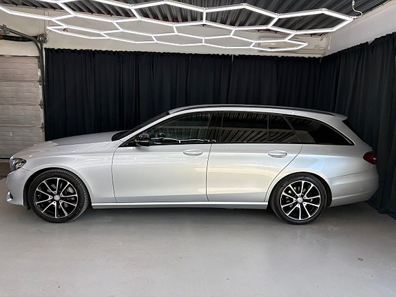 Mercedes-Benz E220 12 of 14