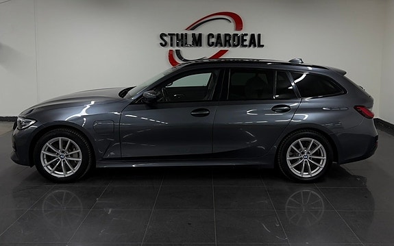 BMW 330e 8 of 29