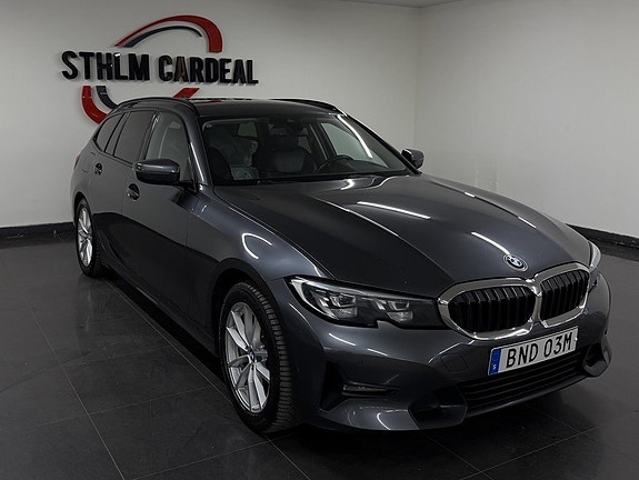 BMW 330e 3 of 5