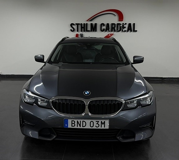 BMW 330e 2 of 5