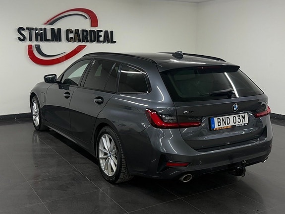 BMW 330e 7 of 29