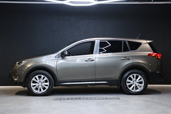 Toyota RAV4 5 of 24