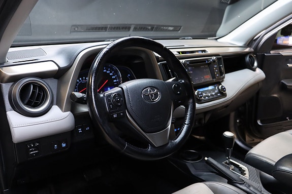 Toyota RAV4 10 of 24