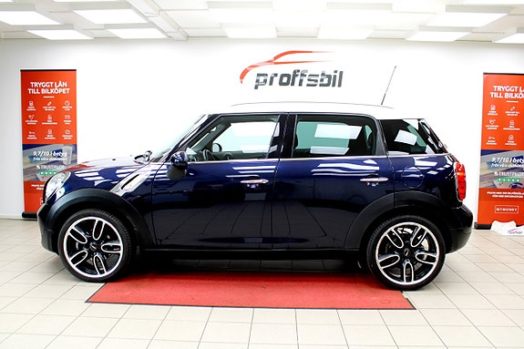 MINI Countryman Cooper D 2 of 5