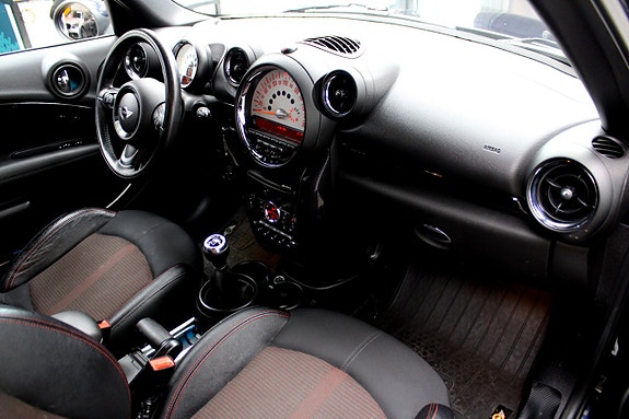 MINI Countryman Cooper D 16 of 21