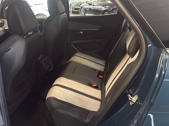Peugeot 3008 8 of 14
