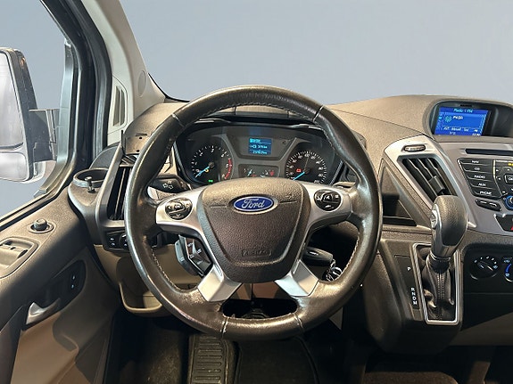 Ford Custom Tourneo 9 of 19