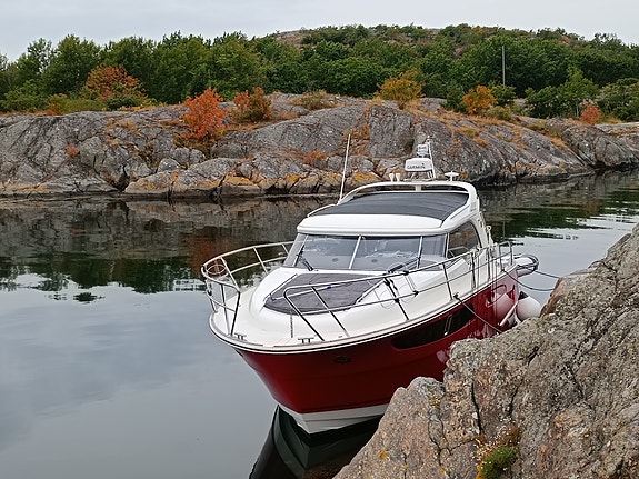 Marex 320ACC med Yanmar 8LV-370, V8 diesel, c:a 550 motortimmar 19 of 24