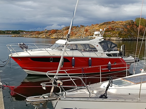 Marex 320ACC med Yanmar 8LV-370, V8 diesel, c:a 550 motortimmar 20 of 24