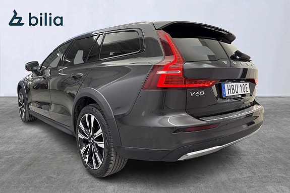 Volvo V60 Cross Country 4 of 5