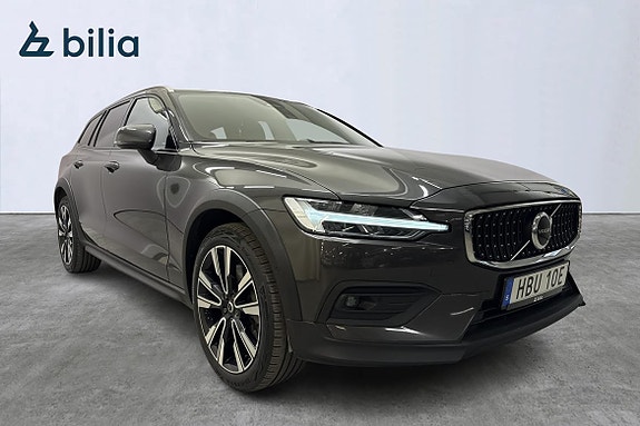 Volvo V60 Cross Country 3 of 5
