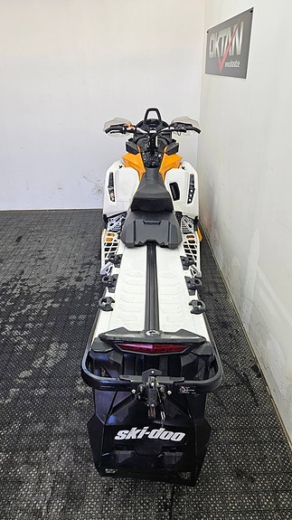 Ski-Doo Summit X 165 850 6 of 7