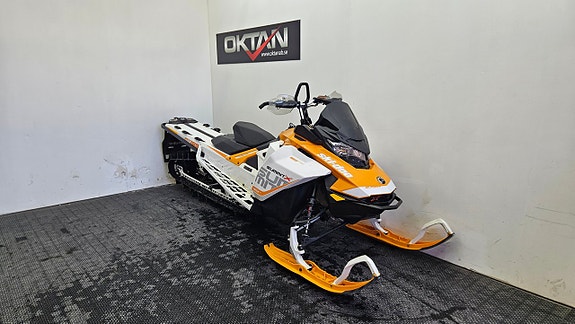 Ski-Doo Summit X 165 850 2 of 7