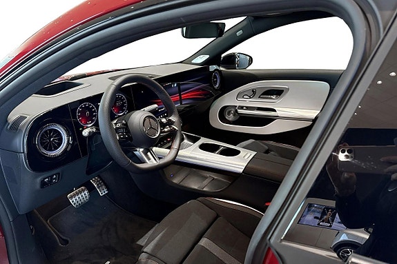 Mercedes-Benz CLA350 10 of 16