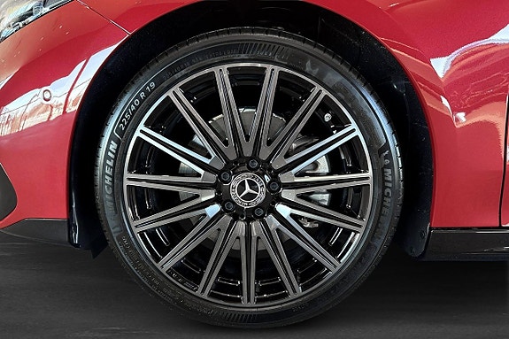 Mercedes-Benz CLA350 5 of 5