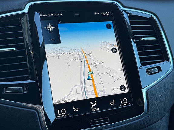 Volvo XC90 10 of 24