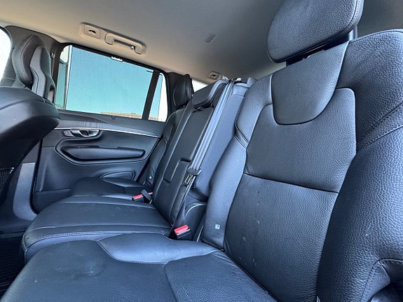 Volvo XC90 18 of 24