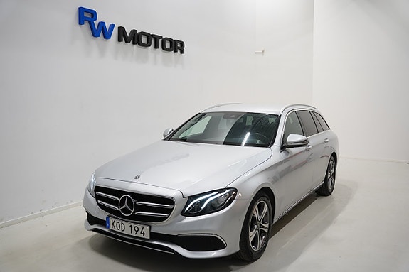 Mercedes-Benz E200 2 of 5