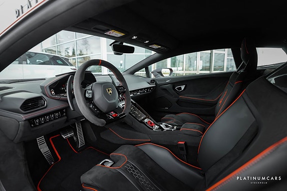 Lamborghini Huracan 5 of 5