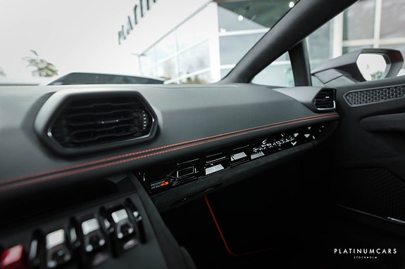 Lamborghini Huracan 10 of 21